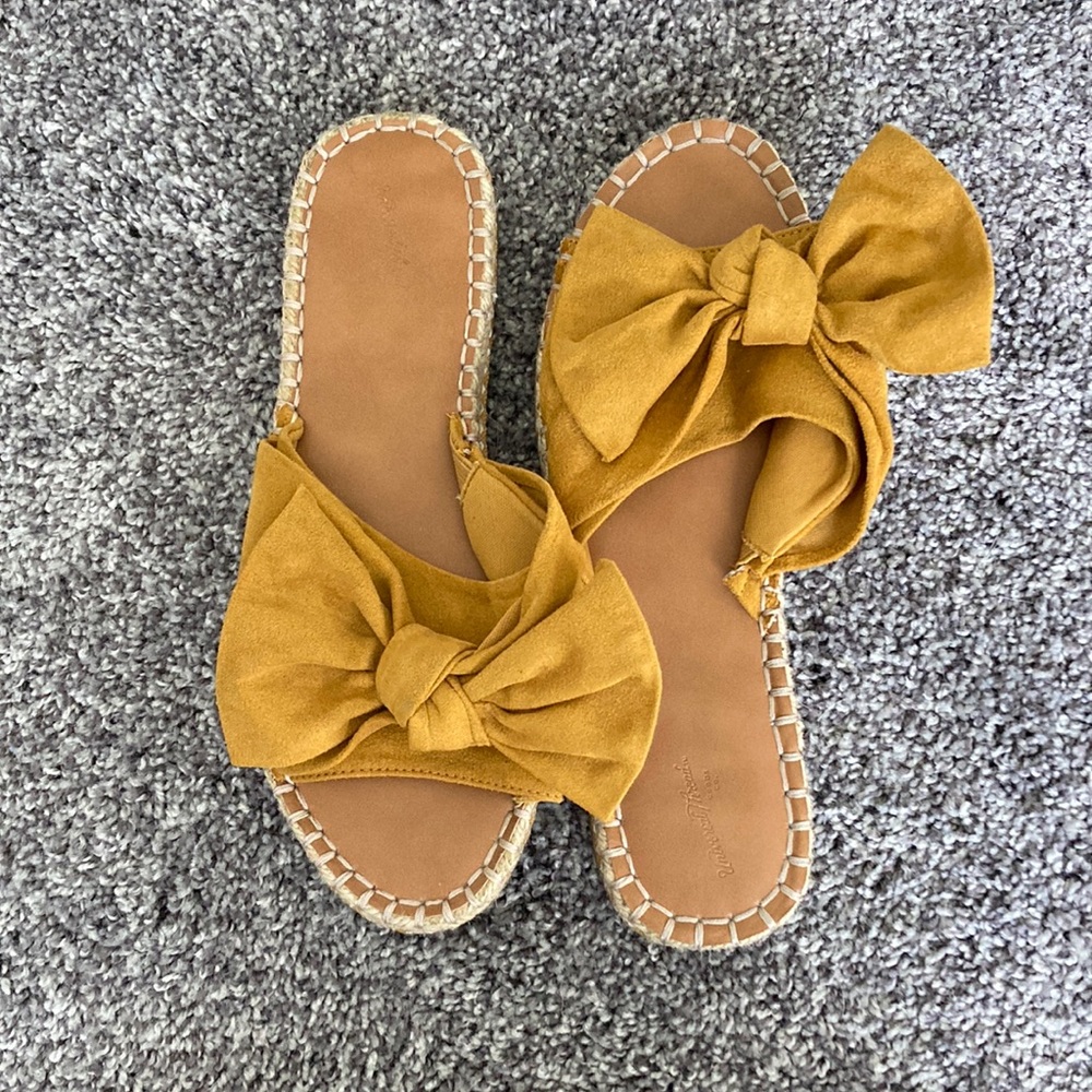 Universal Thread Bow Sandles
